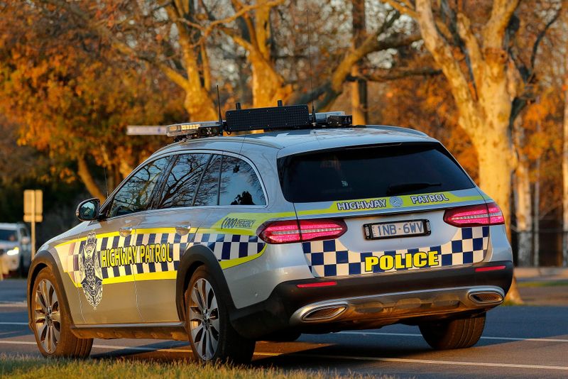 Police seek caravan driver post image