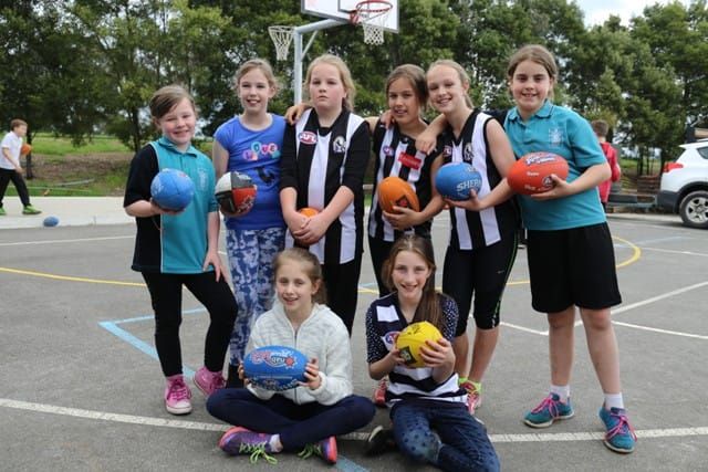 Footy finals fever at Yarragon post image