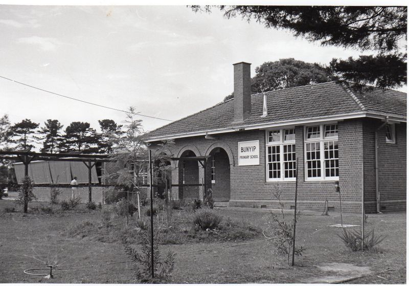 Snapshot of the past: Bunyip Primary School post image
