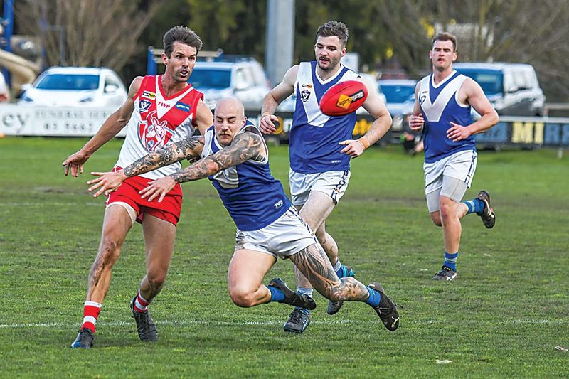 Blues face tough road trip as Mid Gippy footy kicks off post image
