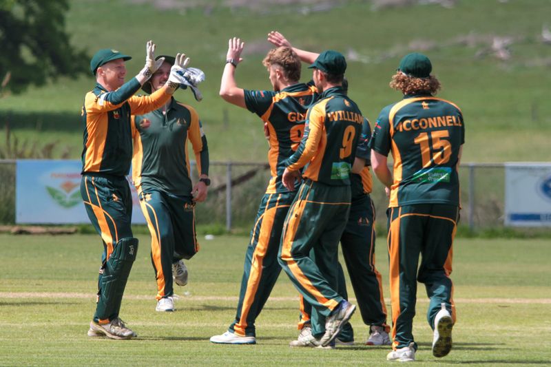 Warriors sink ships in dominant display post image