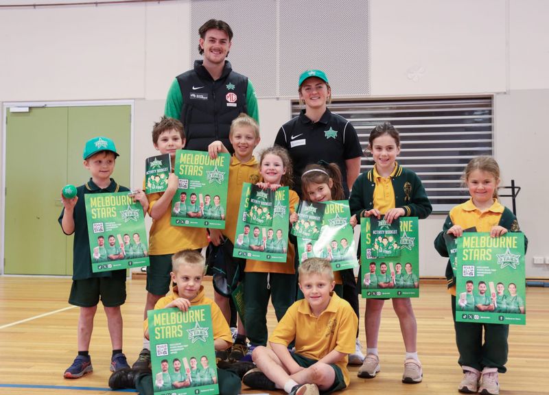 Cricket stars regale students post image