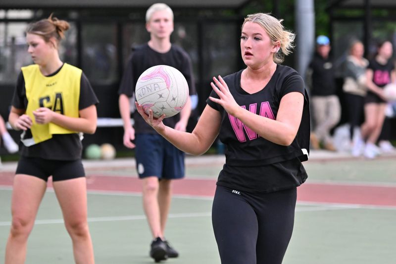 Monday Night Netball: Under 17 mixed division 1, Frisky Flamingoes vs Patricks Horses - November 24, 2025 post image
