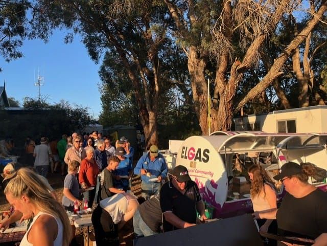 Volunteers lift spirits at Ruffy post image