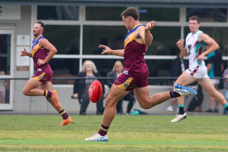 Dusties tame Cobras post image