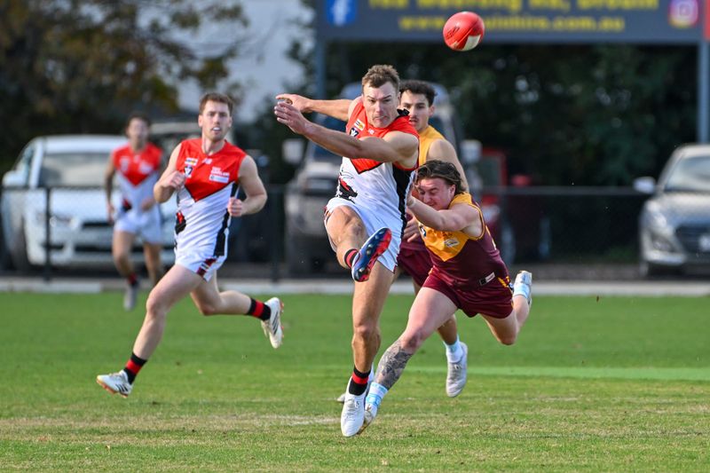 Gulls forced to fight for derby win post image