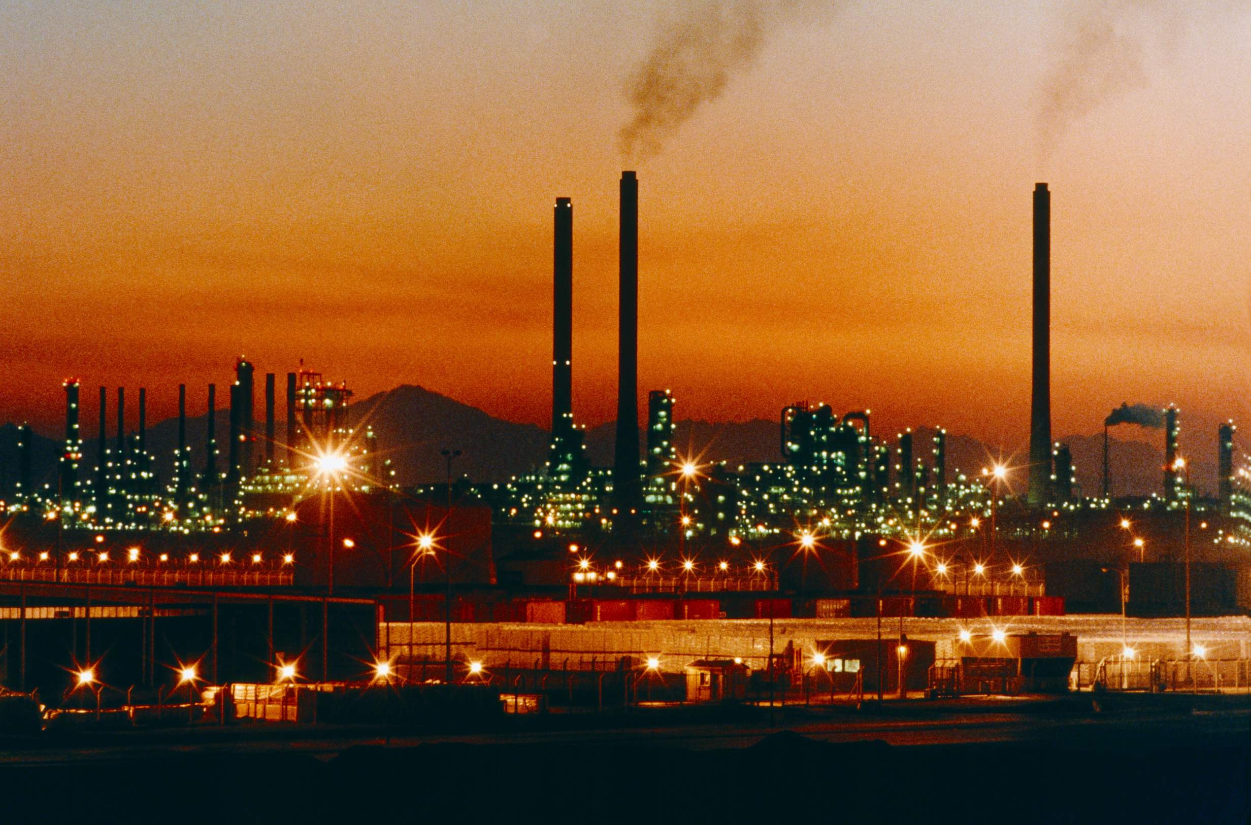 COP26 Host Urges UK Businesses To Reap Oil Profits in Saudi Arabia and Beyond