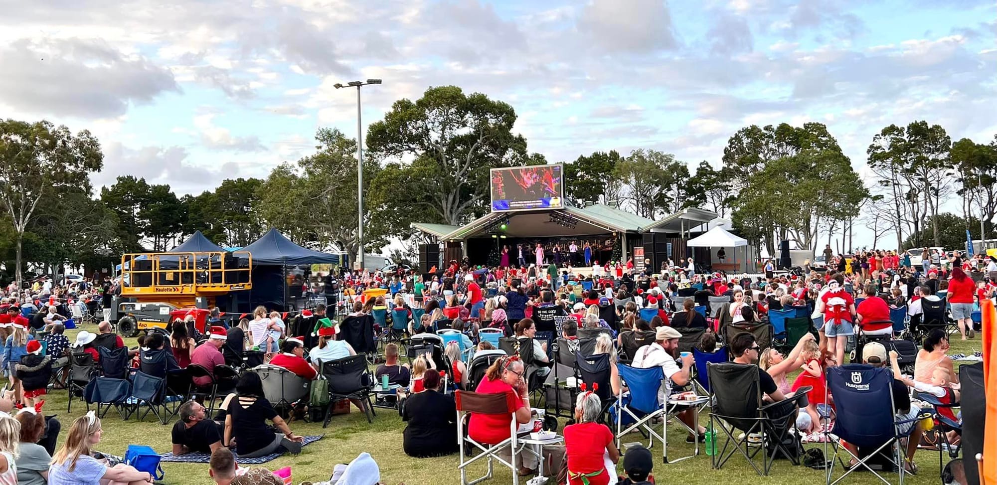 Council... can you please stump up $15,000 to save our Carols by Candlelight