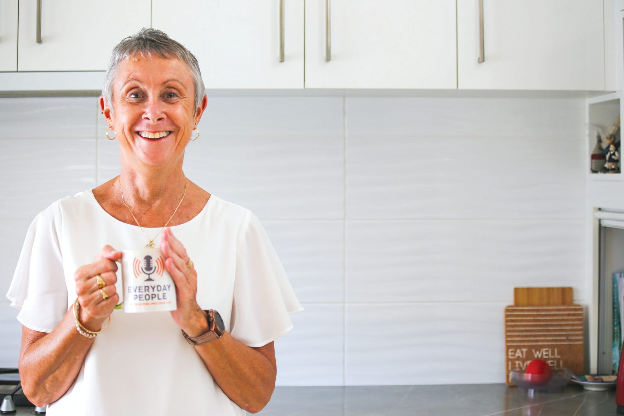 Everyday People - Sue Murray - Alone in the ocean