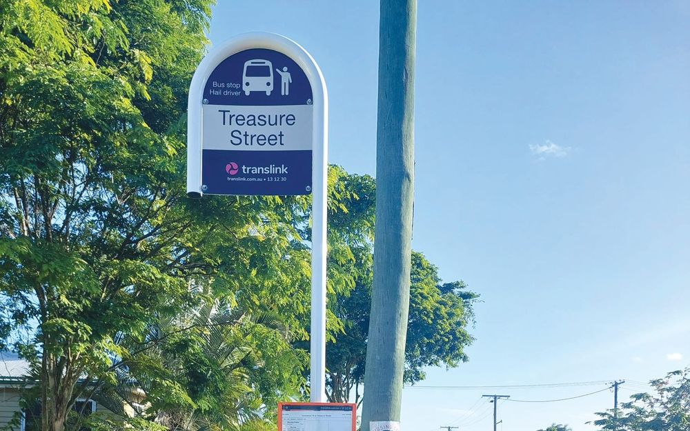New bus stop signs to help passengers post image