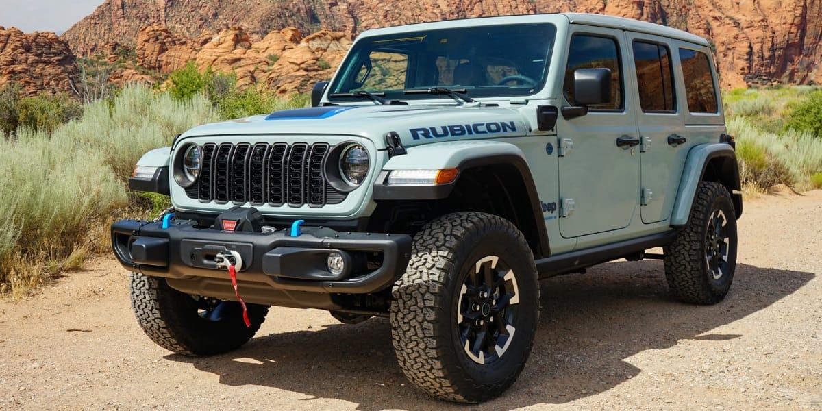 Jeep Wrangler Rubicon front quarter panel off-road.