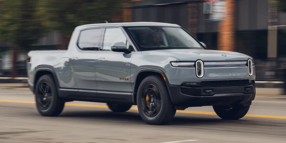 Rivian R1T Driving in the city