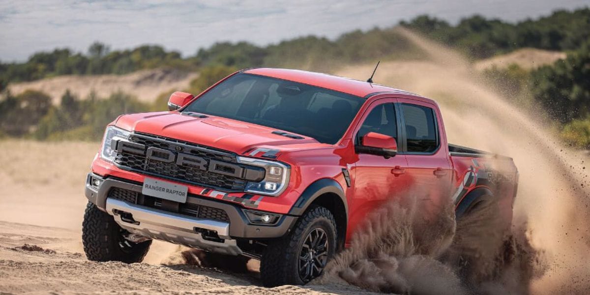 Ford Ranger Raptor eating up sand