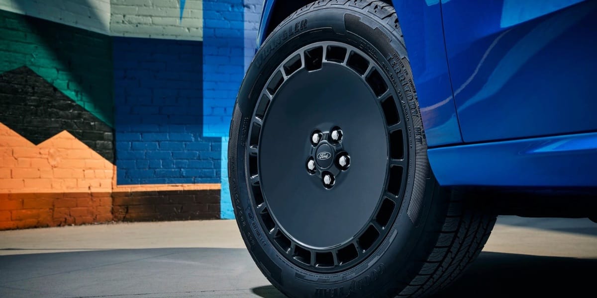 Ford Maverick Lobo unique 19-inch wheels