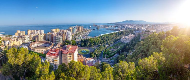 Costa del Sol: Where Golf Meets Glamour and Giggles!