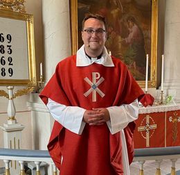 Utbildar prästutbildningen blivande präster till präster?