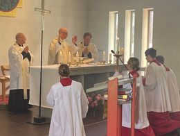 Folket i den gudstjänstfirande församlingen