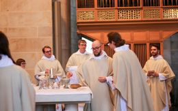 Vad innebär det att vara vigd till präst?