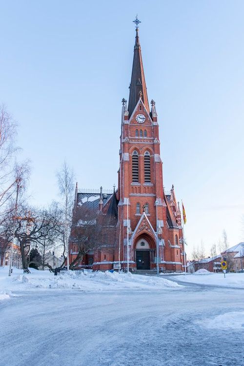Biskoparna om det för Svenska kyrkan omistliga och onödiga