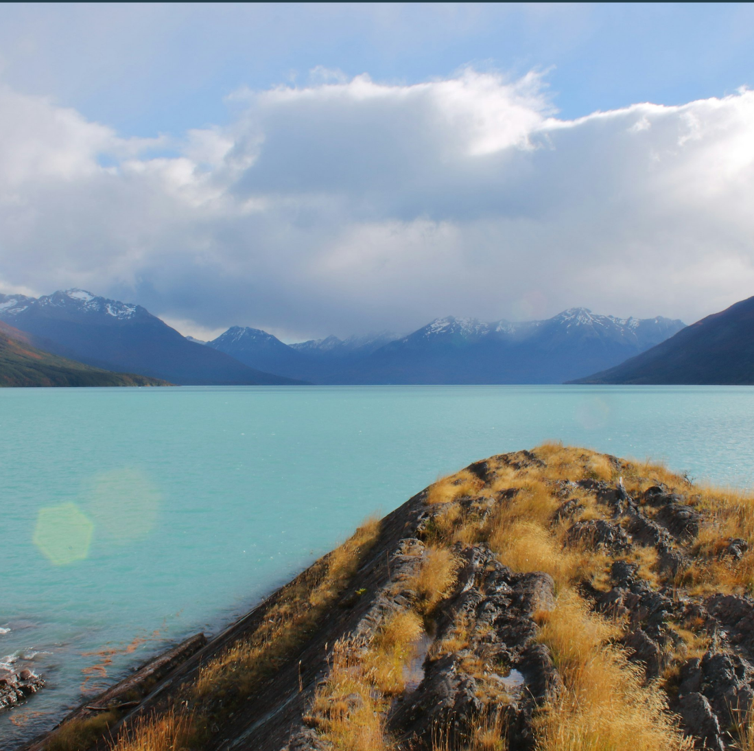 Lago Argentino with mountains in the background, El Calafate, Argentina