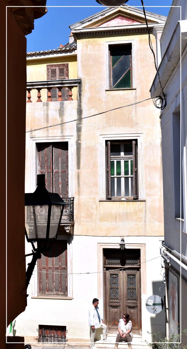 Plaka - Sunlit Streets and Hidden Corners