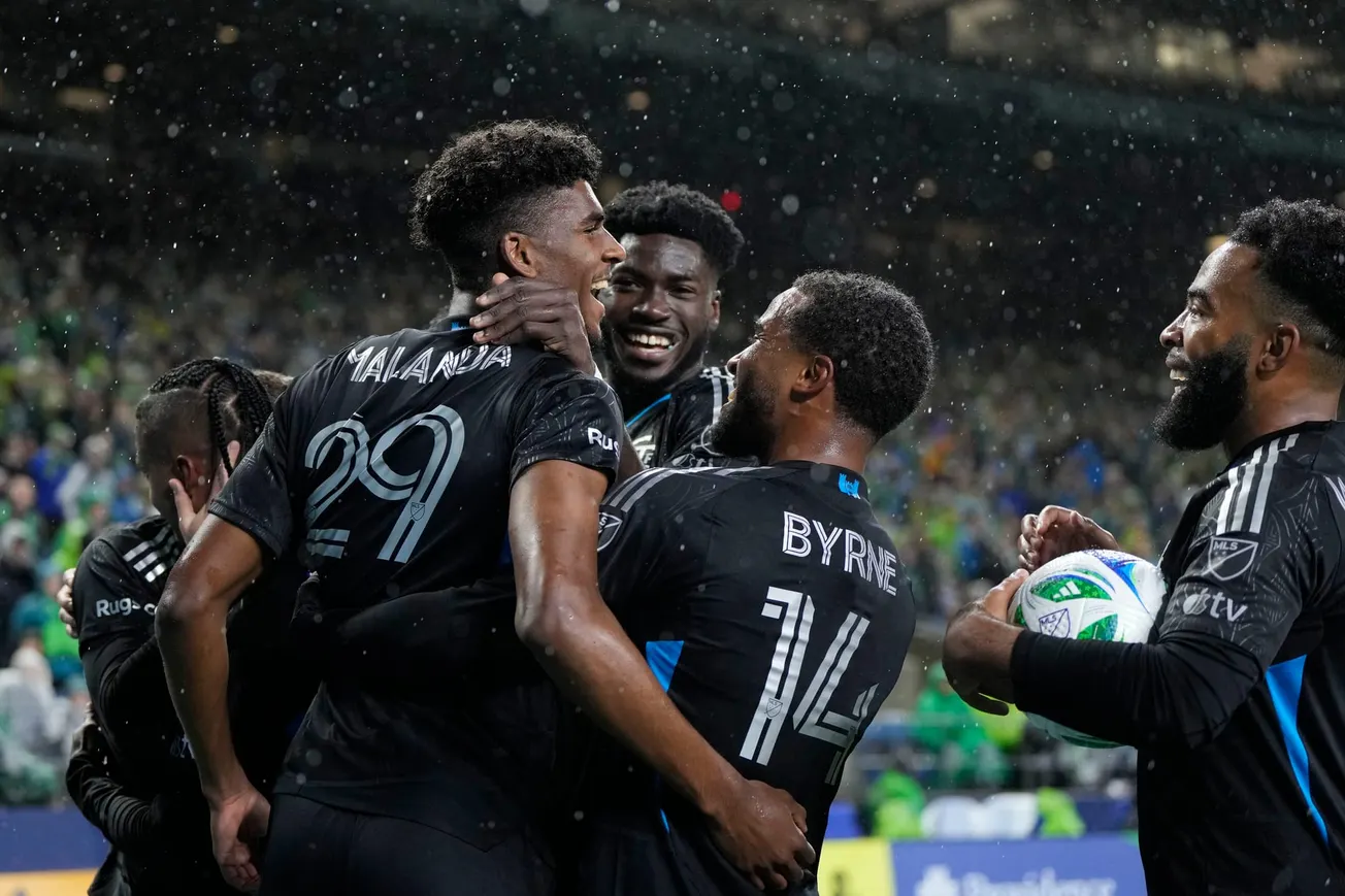 Zoomed N: Charlotte FC with Topbin90