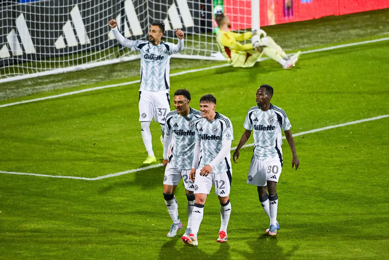 Zoomed N: New England Revolution with the Blazing Musket