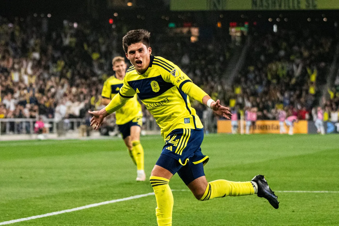 Jonathan Pérez held out of friendly ahead of potential Chivas transfer