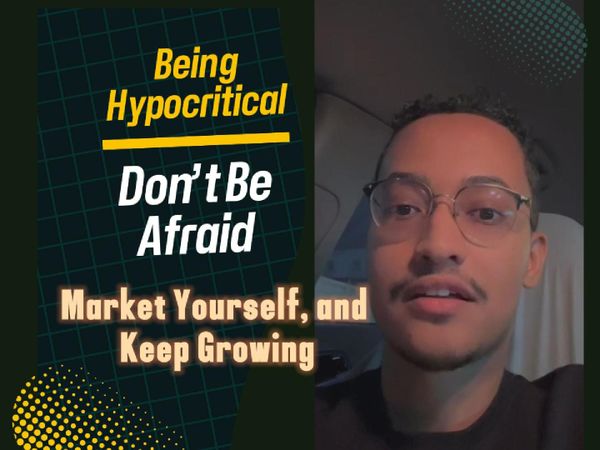 هل تسويق ذاتك وأعمالك يعني أنك منافق؟