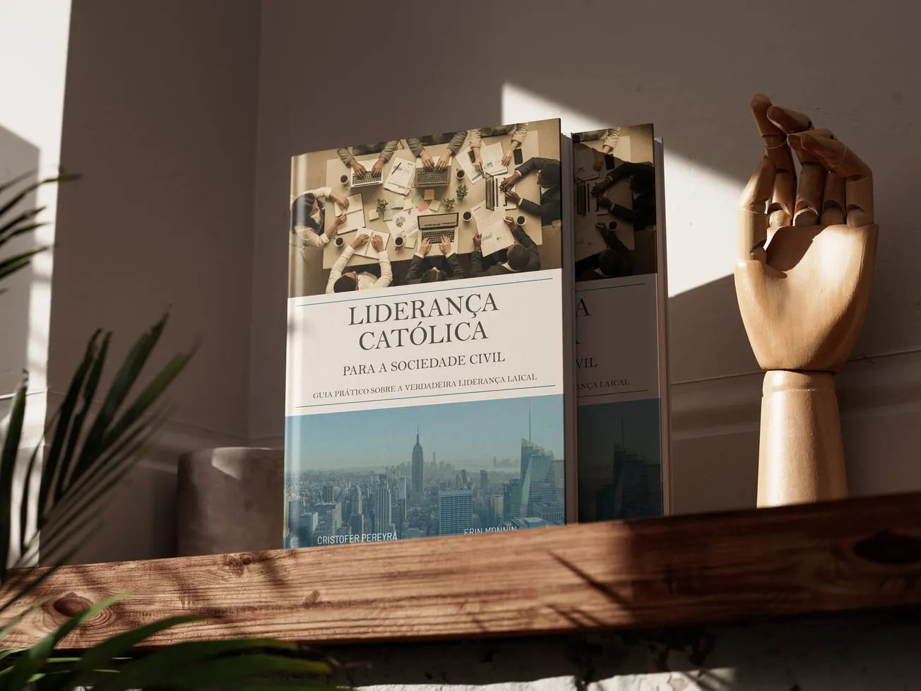 Liderança Católica para a Sociedade Civil disponível em português