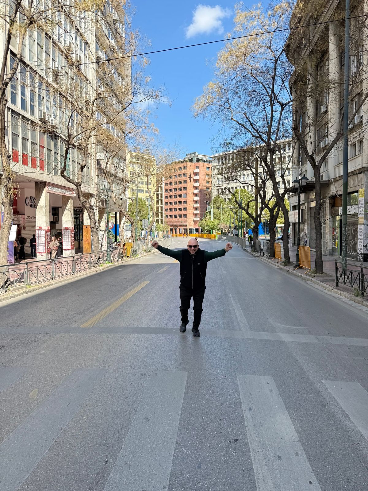 Αθήνα, η πόλη που κυλά αργά: Σκέψεις μέσα από το τιμόνι