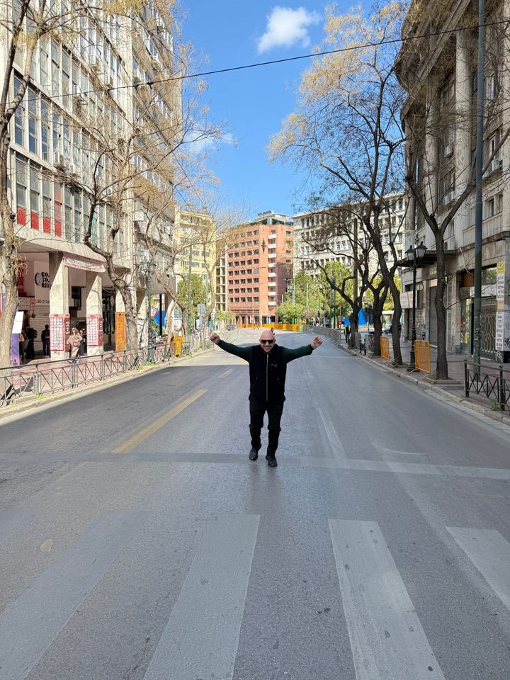 Αθήνα, η πόλη που κυλά αργά: Σκέψεις μέσα από το τιμόνι