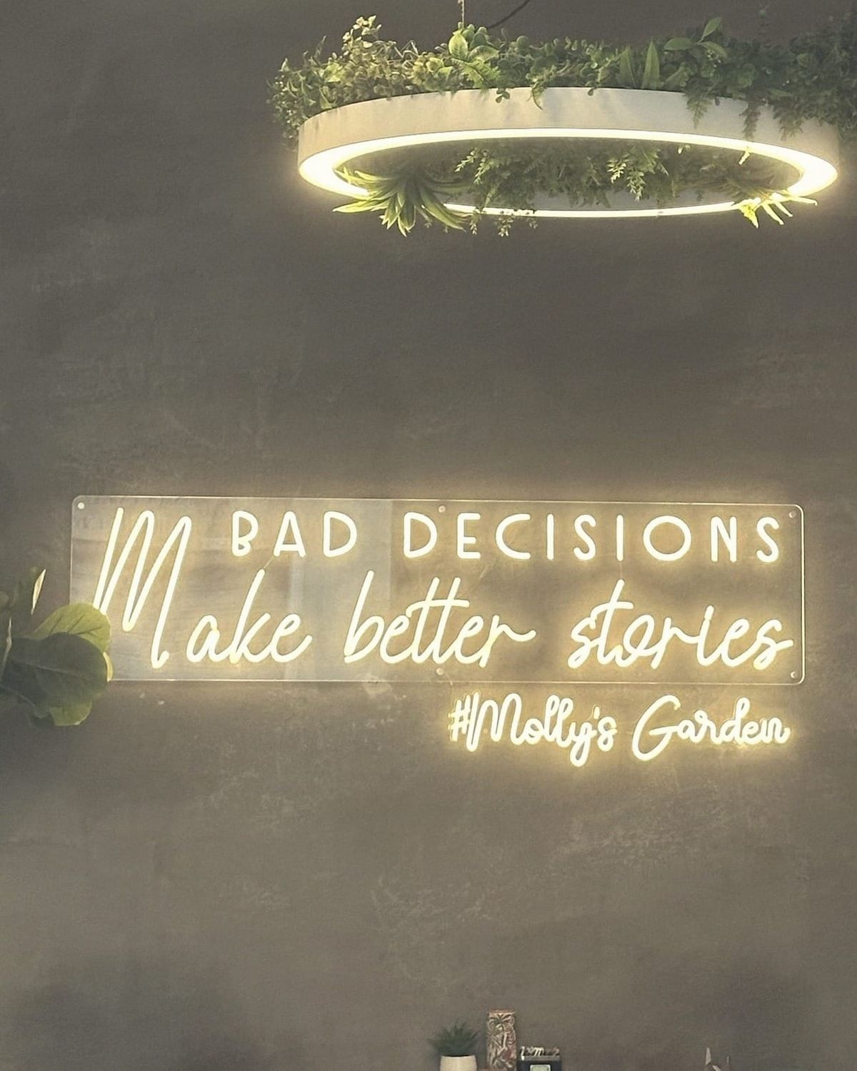 №051 — Neon "Bad decisions make better stories"