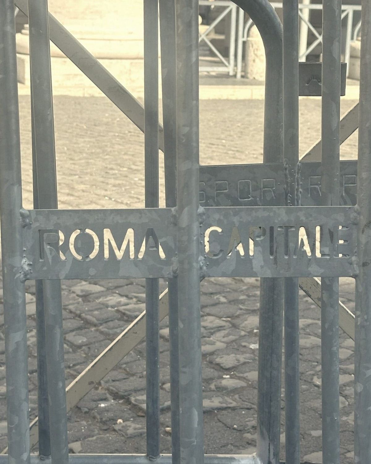 №053 — "ROMA CAPITALE" stenciled gate