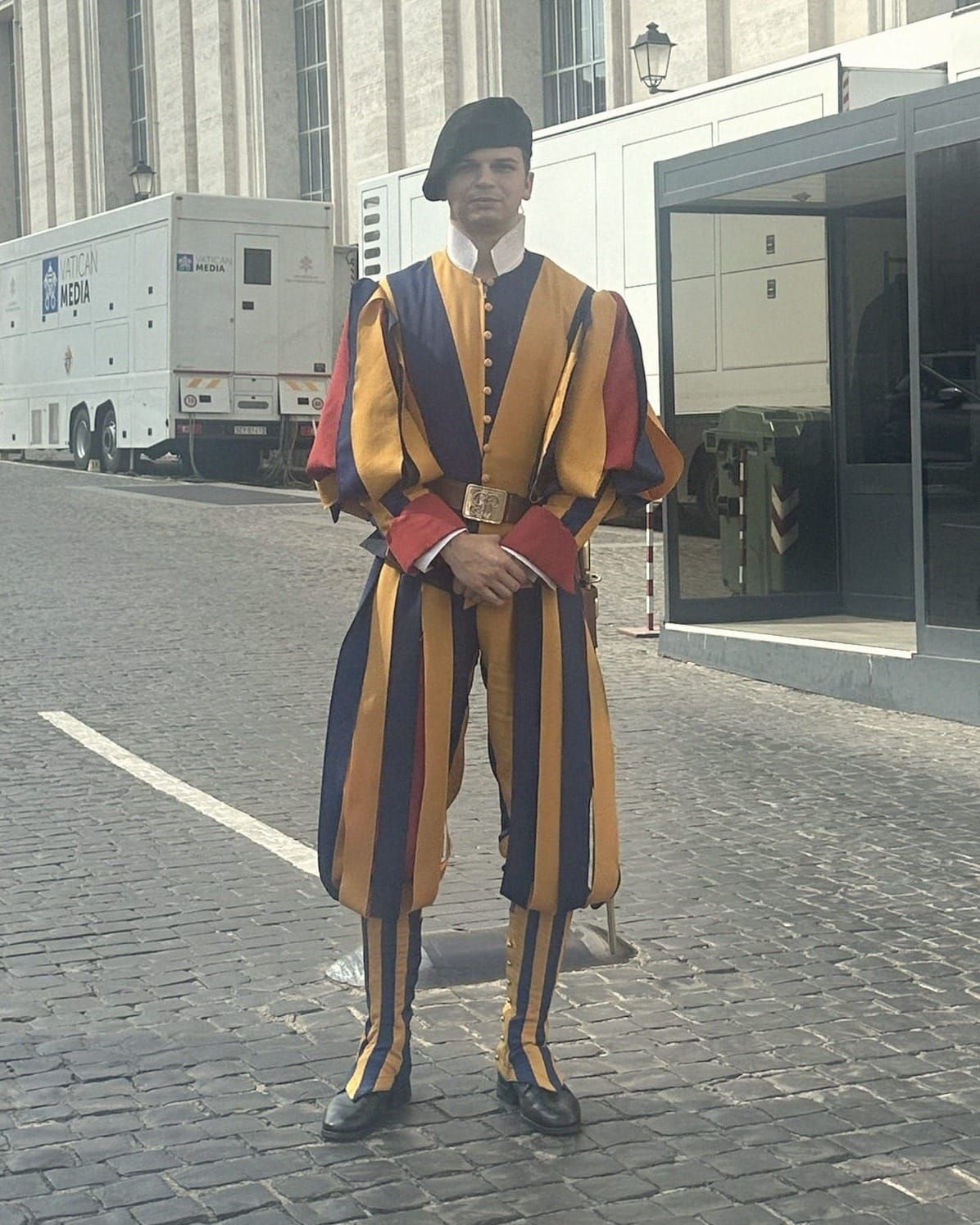 №054 — Swiss Guard, Vatican