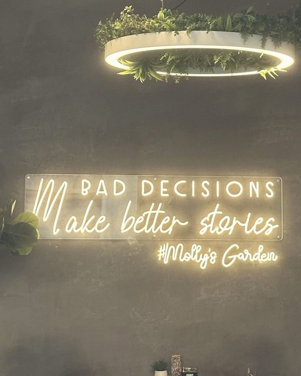 №051 — Neon "Bad decisions make better stories"