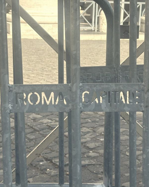 №053 — "ROMA CAPITALE" stenciled gate