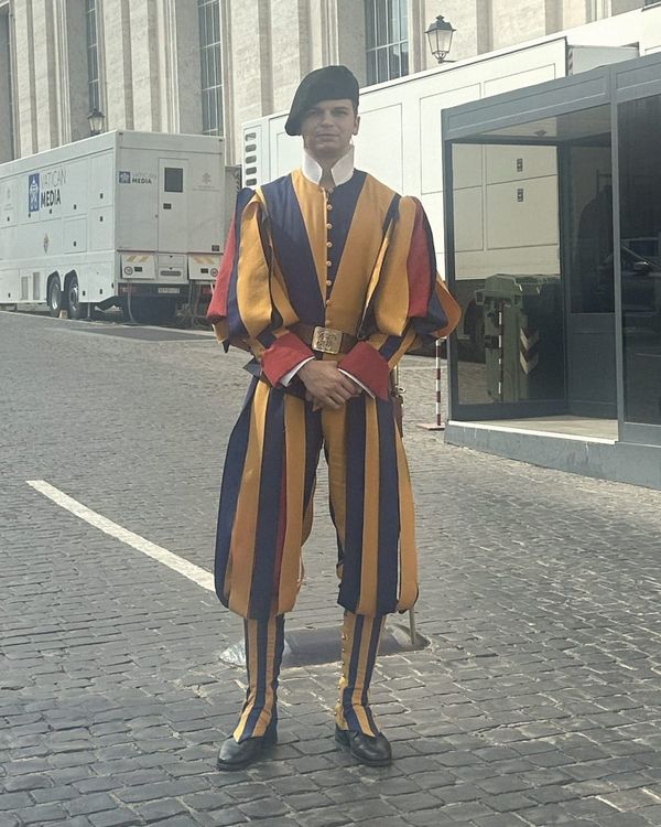 №054 — Swiss Guard, Vatican
