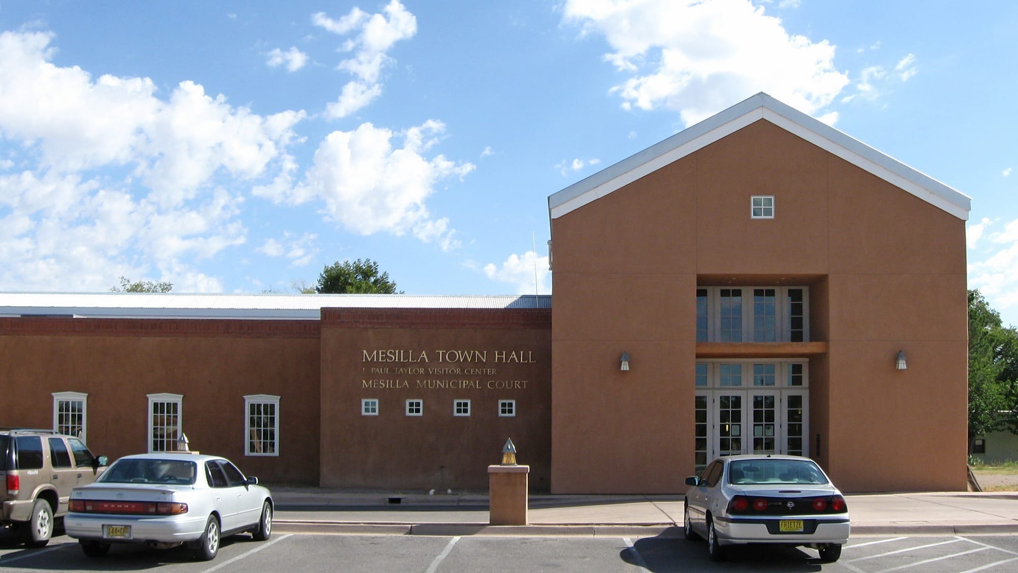 Mesilla considers ditch maintenance rules, animal-control fees
