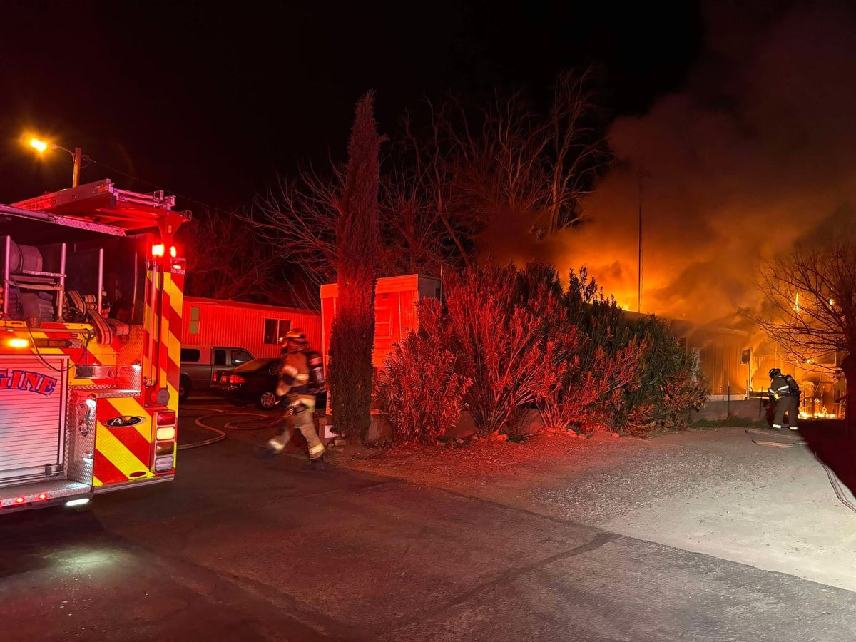 Mobile home fire displaces three in Las Cruces