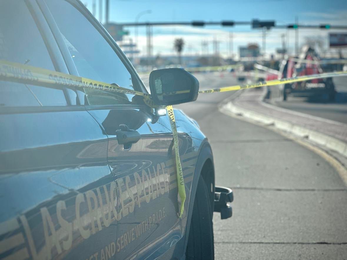 Police arrest murder suspect after standoff on west Picacho