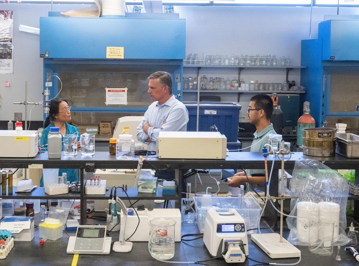 NMSU highlights water, energy research labs during Heinrich visit