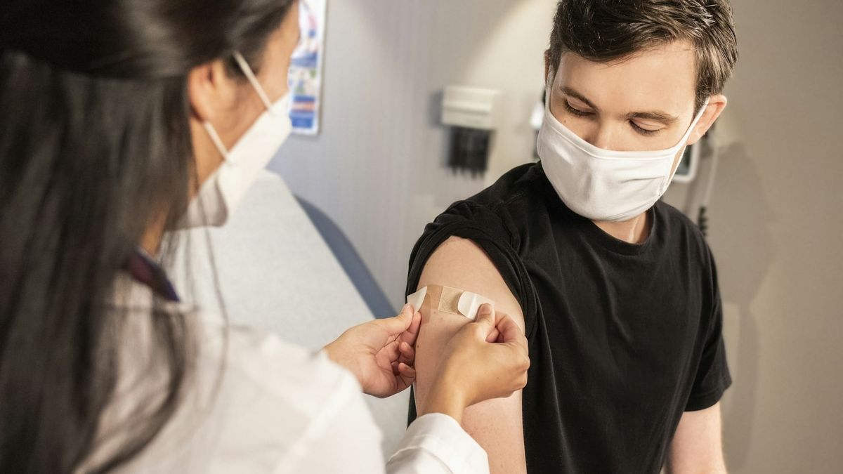 Lujan Grisham signs NM vaccine bill passed in special session