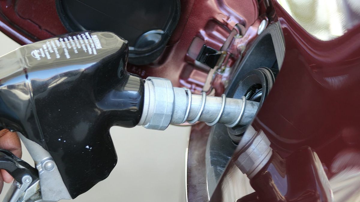 Gas prices in Las Cruces drop below $2.25 at some stations ahead of Christmas Eve travel
