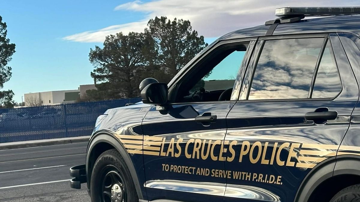 Las Cruces couple accused of dropping off 6-year-old, leaving him to wander street