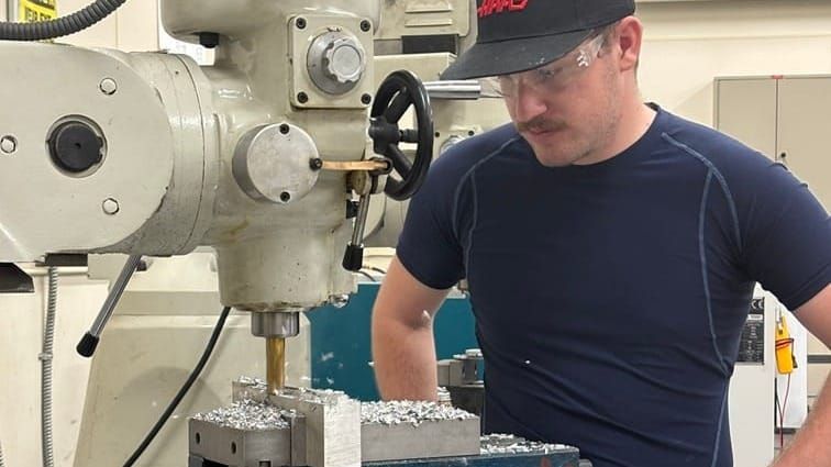 DACC receives $15,000 grant for manufacturing scholarships