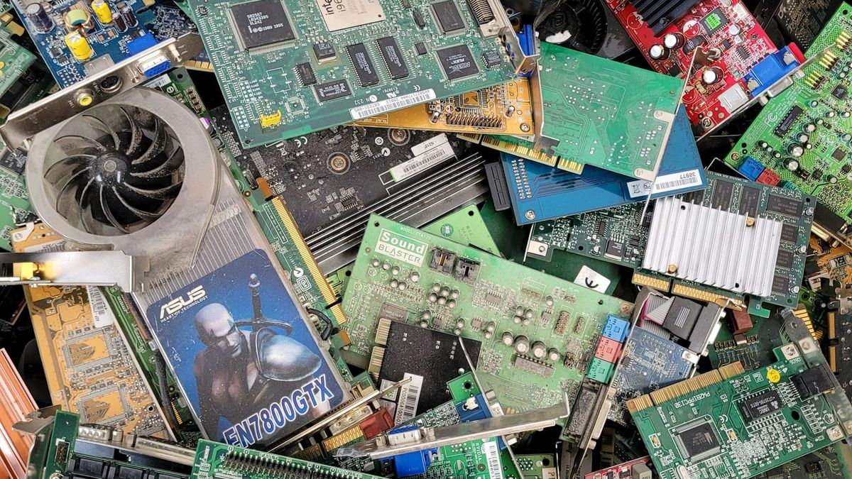 LCPS replaced 11,000 devices this summer. Now it’s figuring out what the old tech is worth