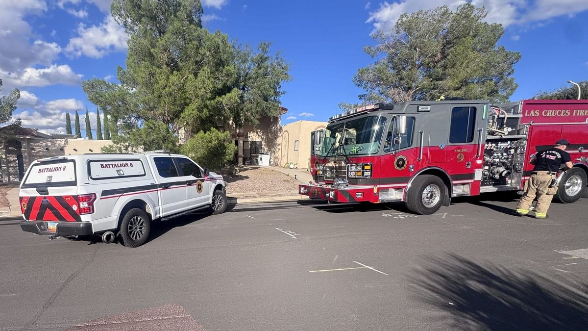 Las Cruces firefighters extinguish house fire on Cadiz Court