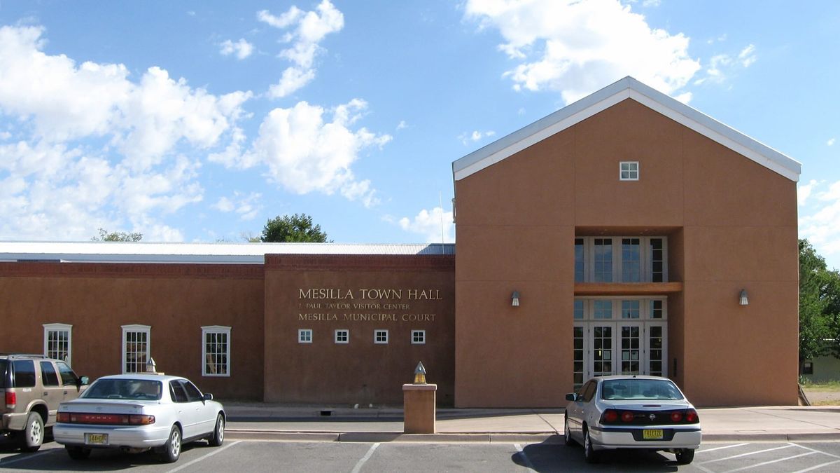 Mesilla considers ditch maintenance rules, animal-control fees