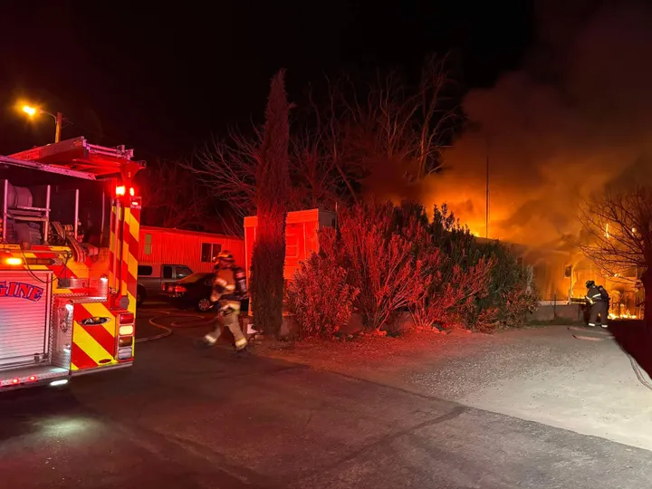 Mobile home fire displaces three in Las Cruces